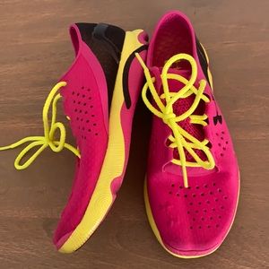 Under armor speedform running sneakers